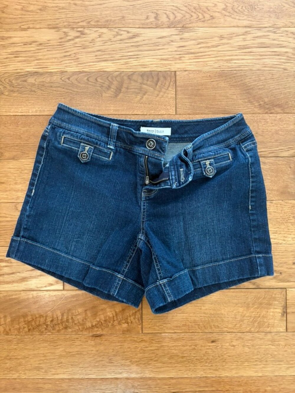 White House Black Market Dark Wash Denim Shorts Size 2 Cuffed Stretch
